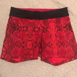Lululemon tight shorts with pockets